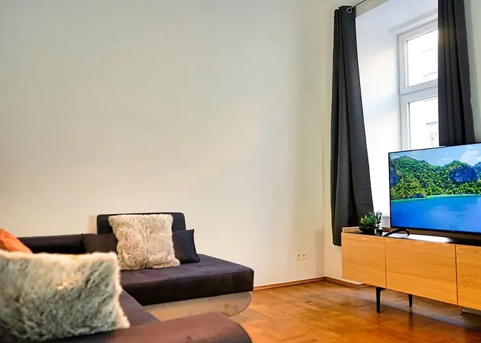 Daire Beautiful Near Hauptbahnhof
